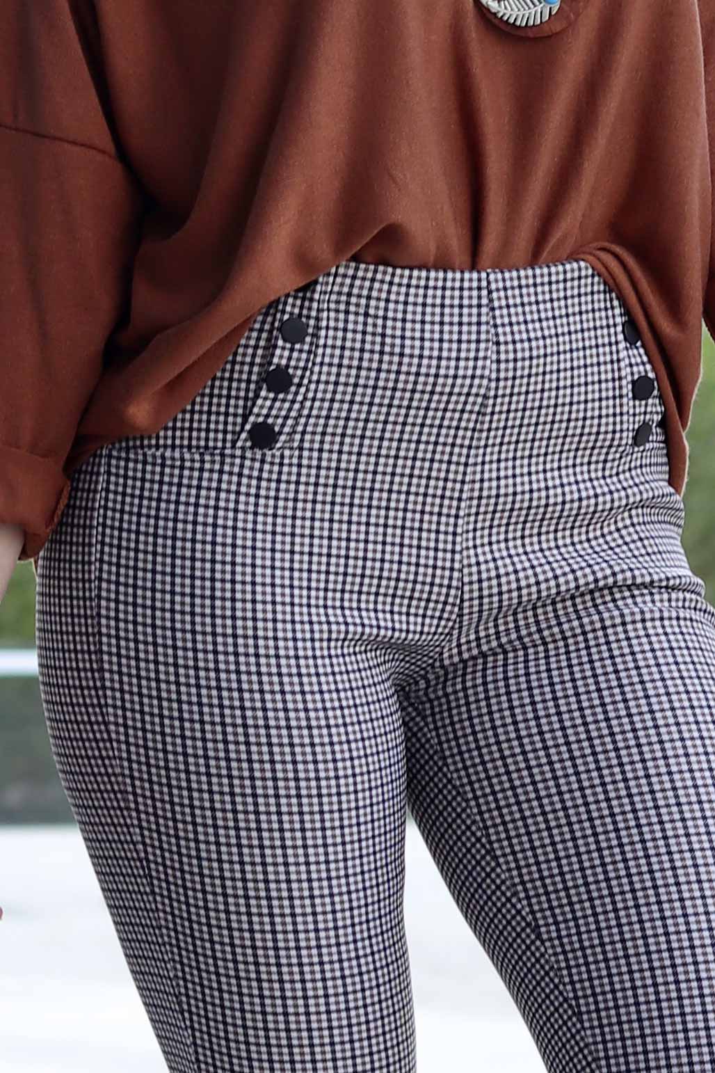 Elastyczne spodnie w drobną kratkę