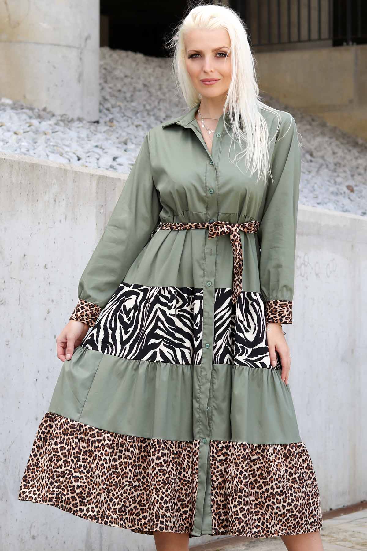 Zielona sukienka z motywem afrykańskich zwierząt