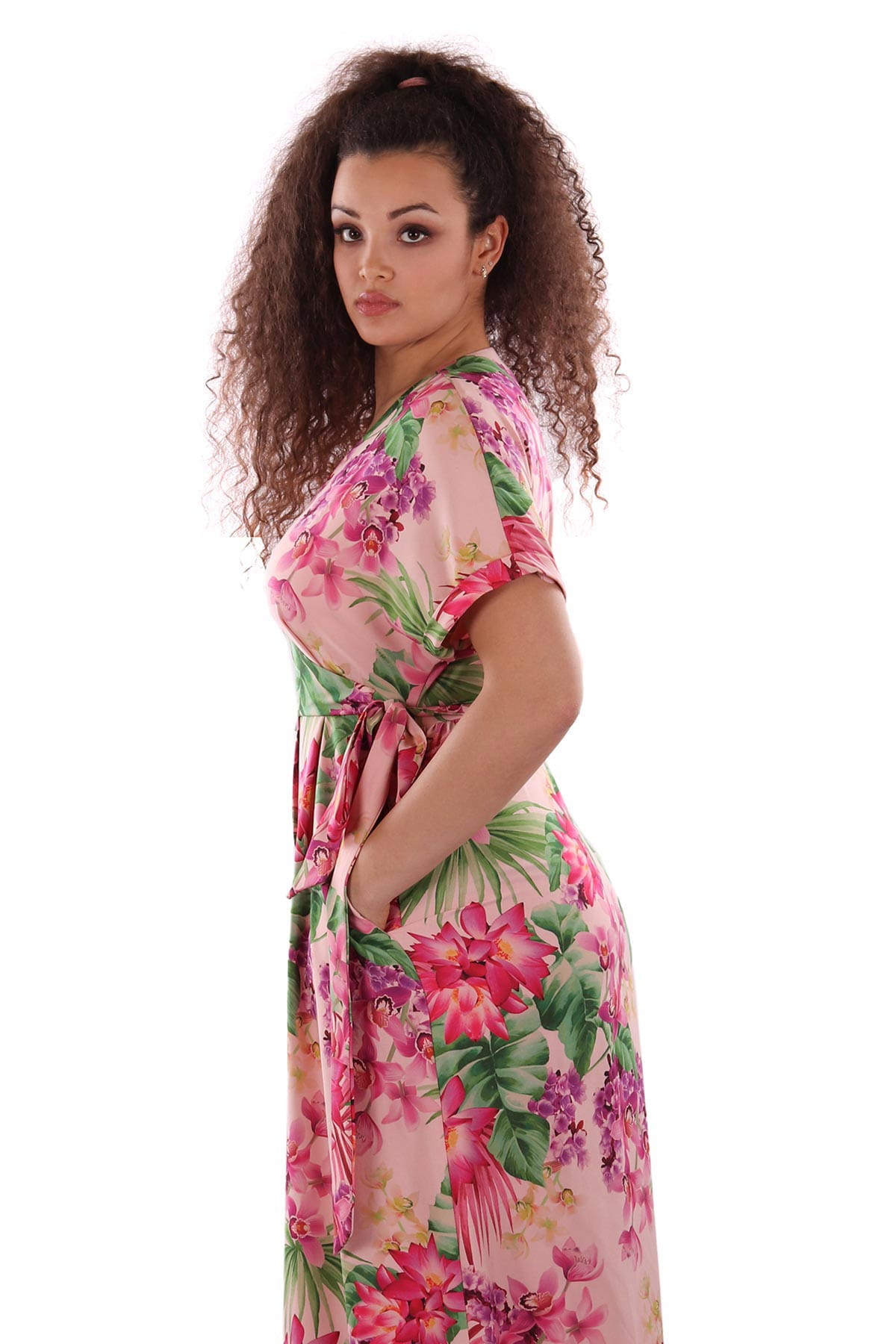 Letnia sukienka maxi we wzory różowa Gina